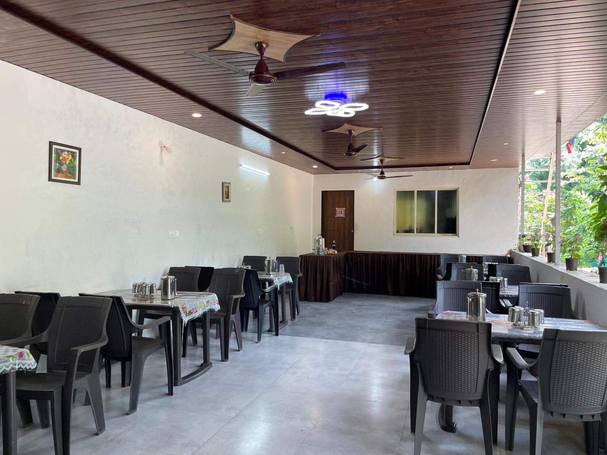 Riverland Farm And Resort Karjat Buitenkant foto