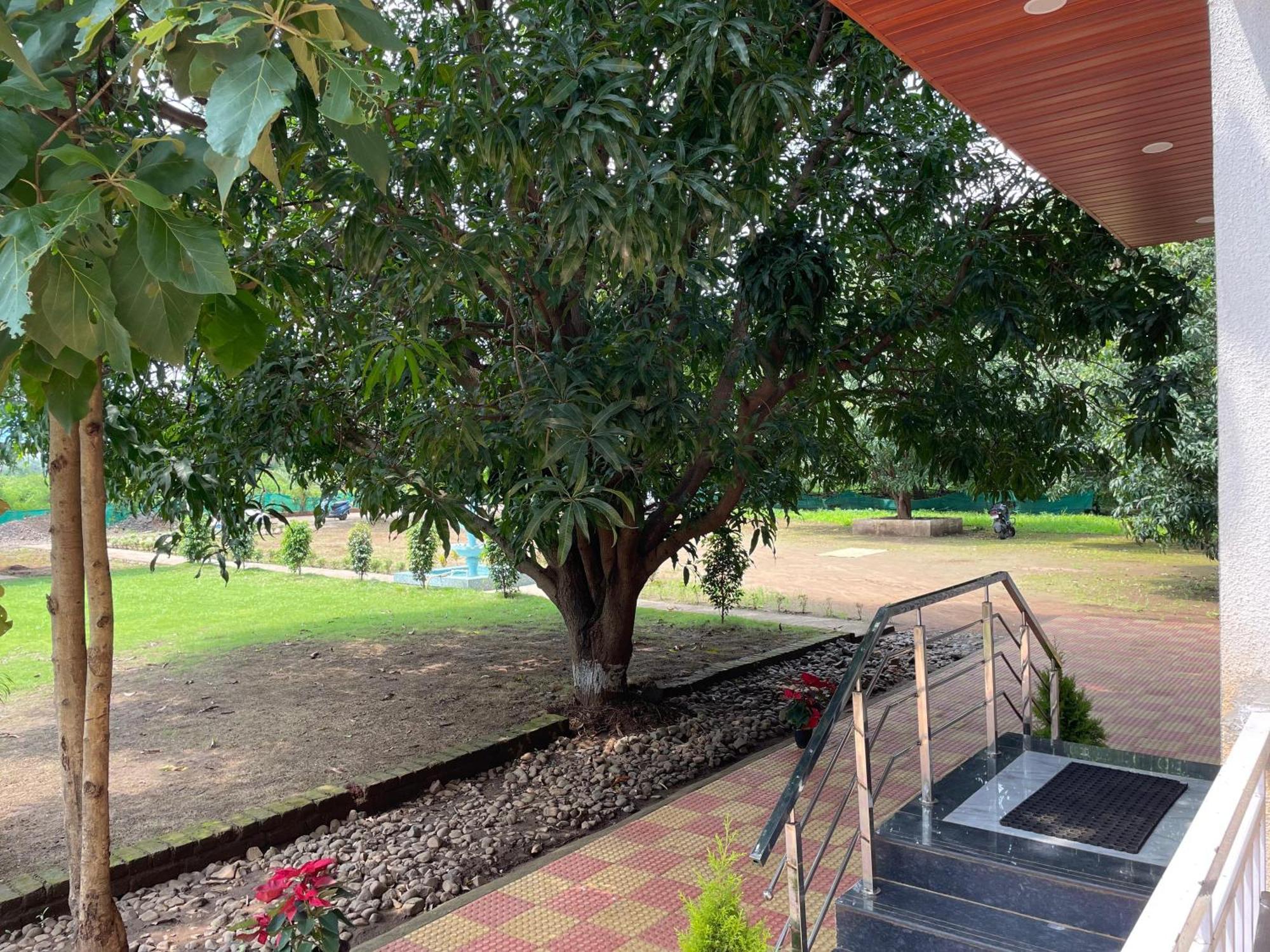 Riverland Farm And Resort Karjat Buitenkant foto