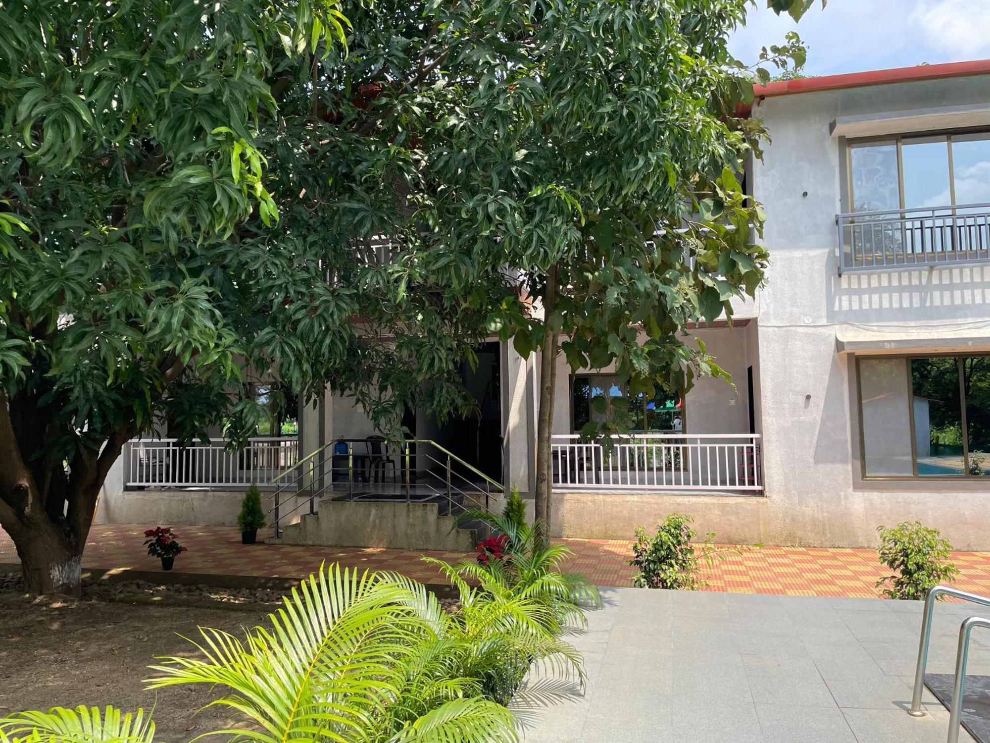 Riverland Farm And Resort Karjat Buitenkant foto